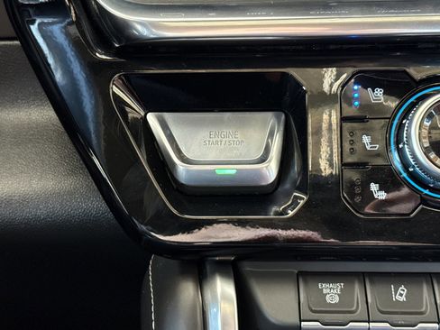 Used 2024 GMC Sierra 3500 Denali Ultimate image 27