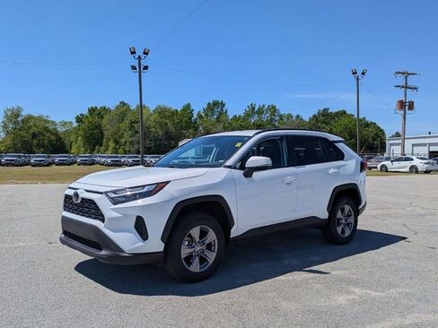 Used 2024 Toyota RAV4 XLE FWD image 7