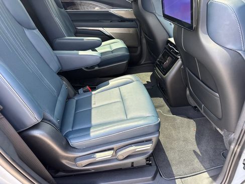 Certified 2026 Cadillac Escalade IQL Luxury w/ LPO, Radiant Package AWD/4WD image 15