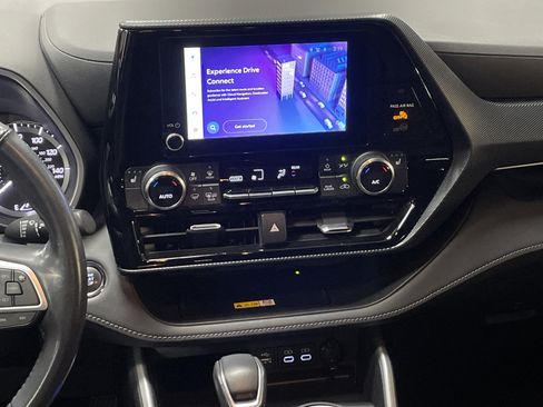 Certified 2023 Toyota Highlander XSE image 31