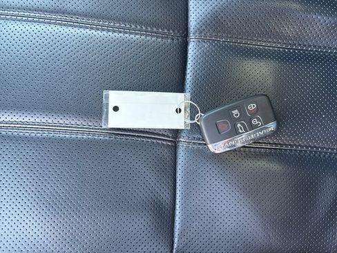 Used 2015 Land Rover Range Rover Sport HSE AWD/4WD image 29