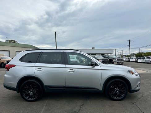 Used 2018 Mitsubishi Outlander LE image 4