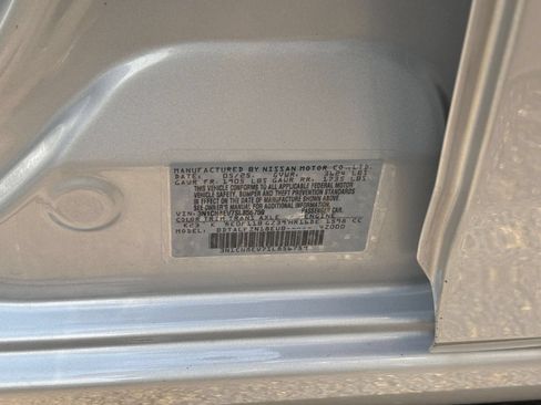 Used 2025 Nissan Versa SV FWD image 27