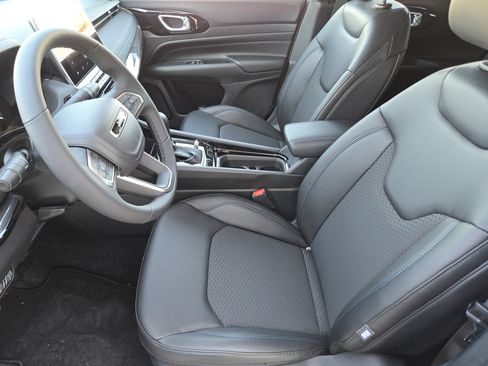 New 2026 Jeep Compass Latitude AWD/4WD image 12