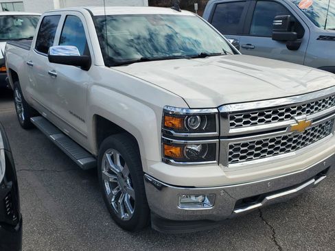 Used 2015 Chevrolet Silverado 1500 LTZ w/ LTZ Plus Package image 2