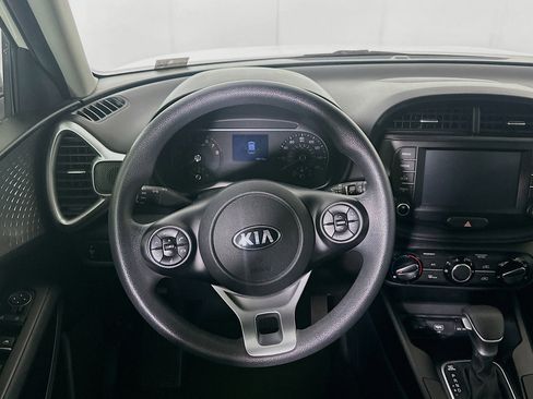 Used 2021 Kia Soul LX image 17