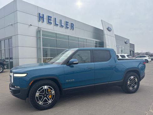 Used 2023 Rivian R1T Adventure image 3