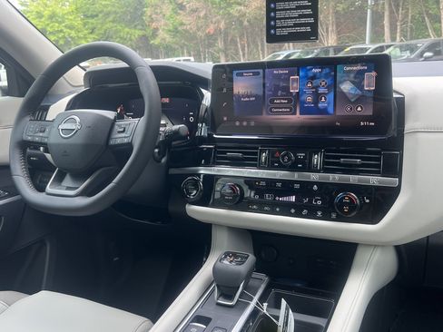 New 2026 Nissan Pathfinder SL FWD image 3