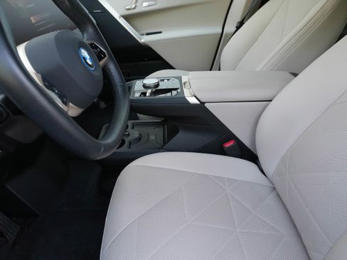 Certified 2024 BMW iX xDrive50 w/ Premium Package AWD/4WD image 10