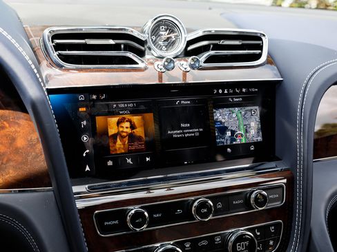 Certified 2024 Bentley Bentayga image 23