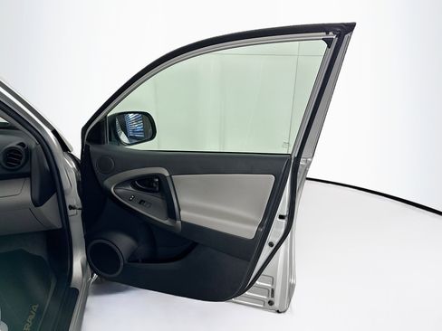 Used 2011 Toyota RAV4 Limited image 31