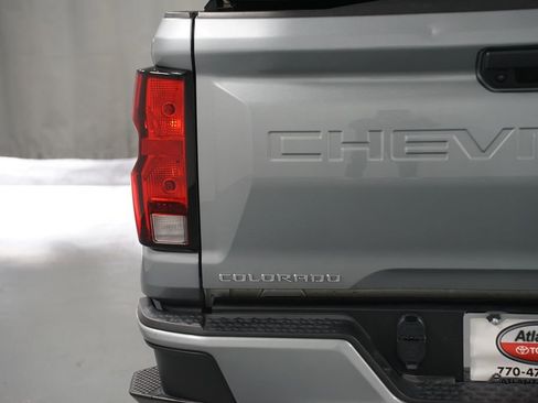 Used 2024 Chevrolet Colorado LT w/ LT Convenience Package image 10