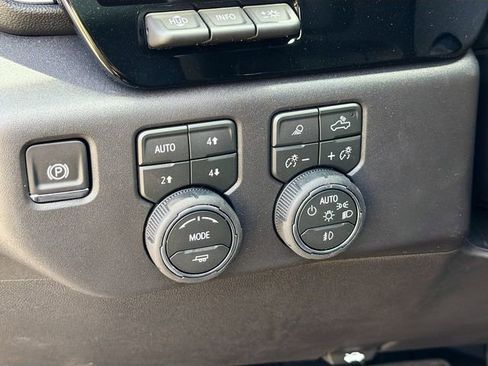 New 2026 Chevrolet Silverado 1500 High Country AWD/4WD image 11