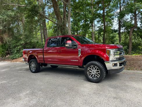 Used 2019 Ford F350 Lariat w/ Lariat Ultimate Package AWD/4WD image 3
