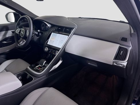 Used 2024 Jaguar E-PACE R-Dynamic SE image 30