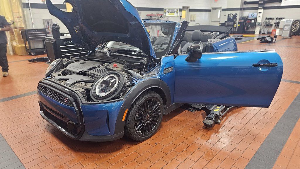 Used 2024 MINI Cooper S FWD image 2