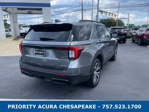 Used 2025 Ford Explorer ST-Line AWD/4WD image 5