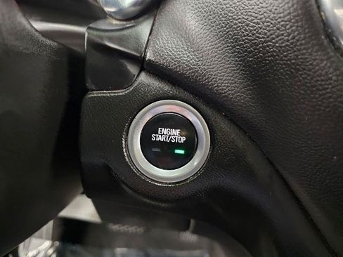 Used 2021 Chevrolet Equinox LT w/ Driver Convenience Package AWD/4WD image 16