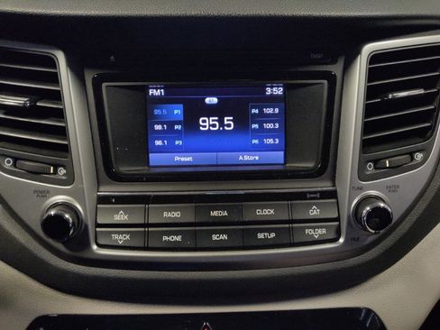 Used 2017 Hyundai Tucson SE FWD image 25