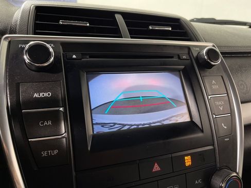 Used 2015 Toyota Camry SE FWD image 21