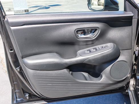Certified 2025 Honda HR-V LX image 21