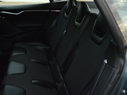 Used 2013 Tesla Model S RWD image 19
