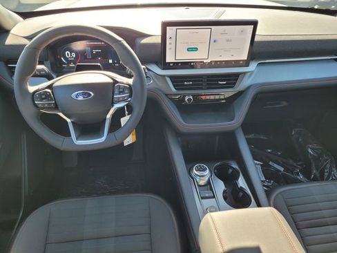 New 2026 Ford Explorer ST-Line w/ ST-Line Street Pack image 7