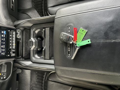 Used 2022 RAM 3500 Limited image 11