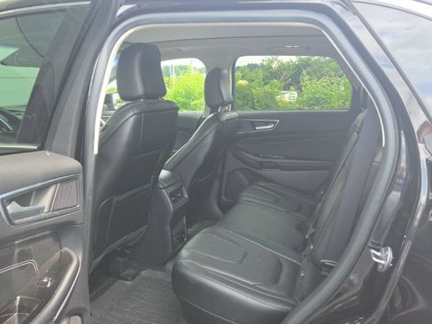 Used 2020 Ford Edge Titanium AWD/4WD image 10