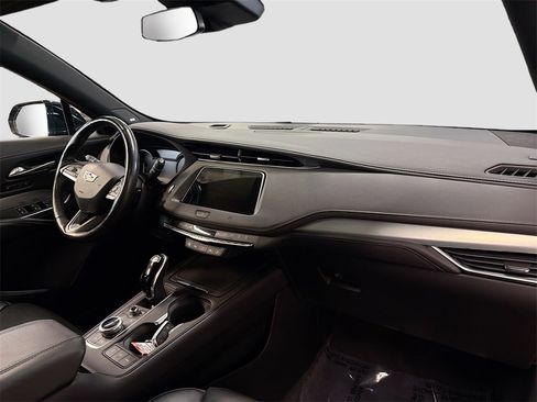 Used 2020 Cadillac XT4 Premium Luxury w/ Cold Weather Package image 29