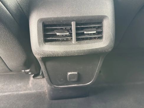 Used 2018 Chevrolet Equinox LS image 29