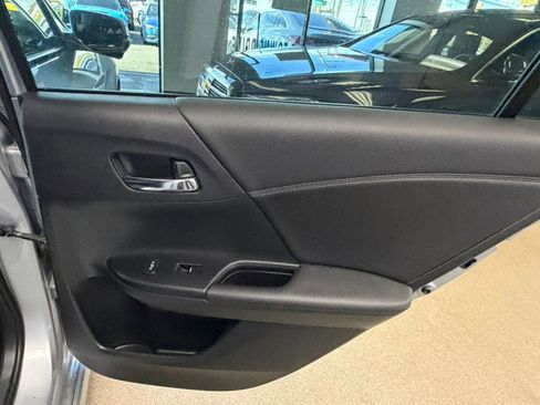 Used 2017 Honda Accord Touring image 26