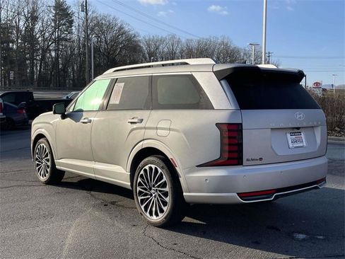 Used 2026 Hyundai Palisade Calligraphy image 3