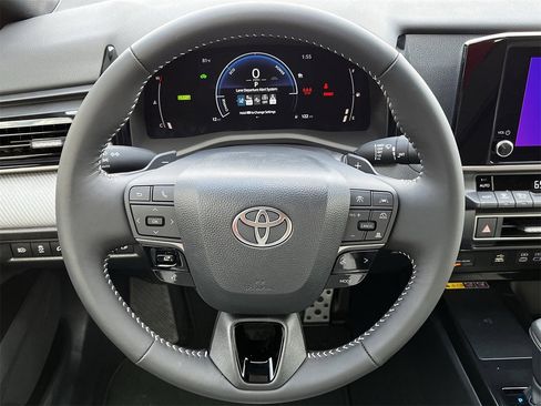 New 2026 Toyota Camry SE image 11