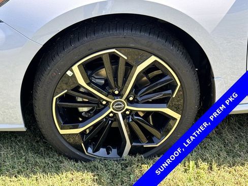 New 2025 Nissan Altima 2.5 SR w/ SR Premium Package image 15