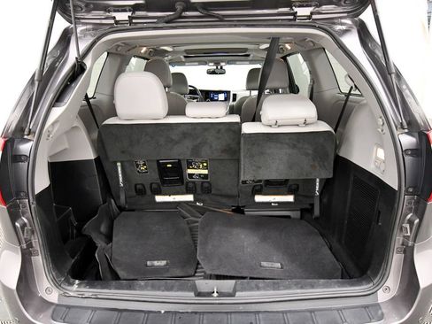 Used 2017 Toyota Sienna Limited Premium w/ Cargo Management Package AWD/4WD image 6