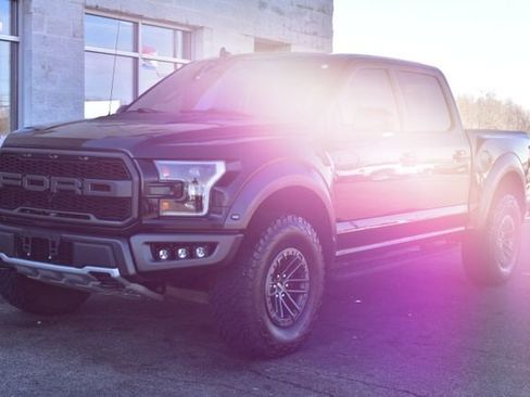 Used 2019 Ford F150 Raptor w/ Equipment Group 802A Luxury image 12