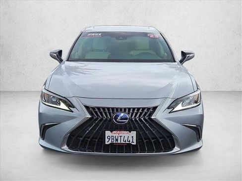 Used 2022 Lexus ES 300h w/ Premium Package FWD image 2