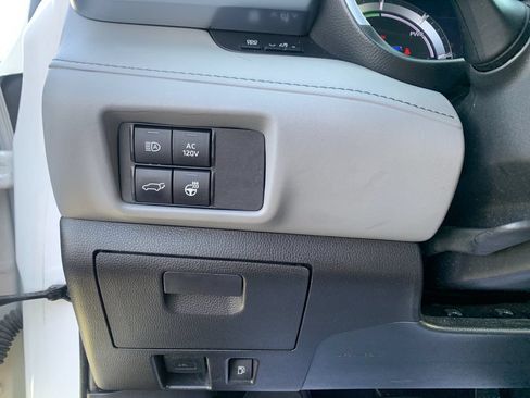 Used 2020 Toyota Highlander Limited AWD/4WD image 31