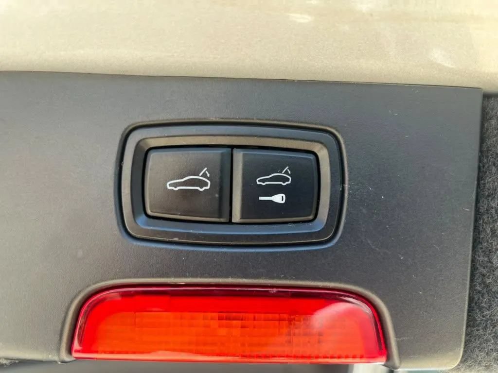 Used 2012 Porsche Cayenne S AWD/4WD image 13
