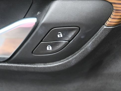 Used 2020 GMC Terrain SLE w/ Driver Convenience Package FWD image 8