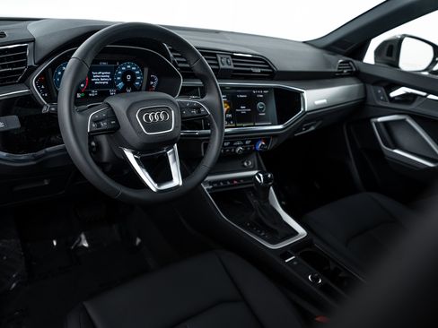 New 2025 Audi Q3 2.0T Premium image 8