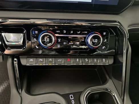 Used 2024 GMC Sierra 1500 AT4X image 24