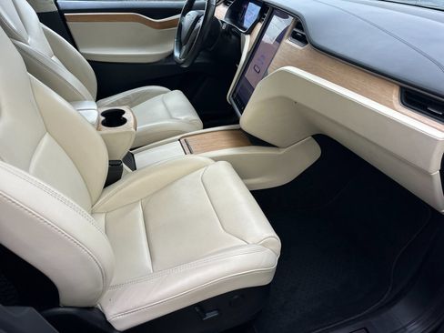 Used 2018 Tesla Model X 100D image 14
