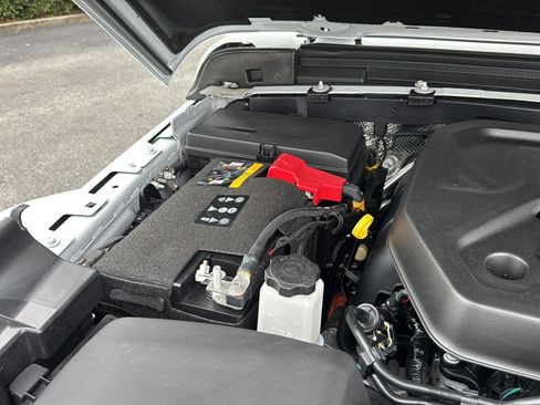 Used 2025 Jeep Wrangler Sahara w/ Safety Group image 31