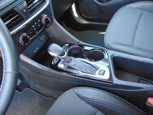 Used 2025 Buick Encore GX Preferred FWD image 14