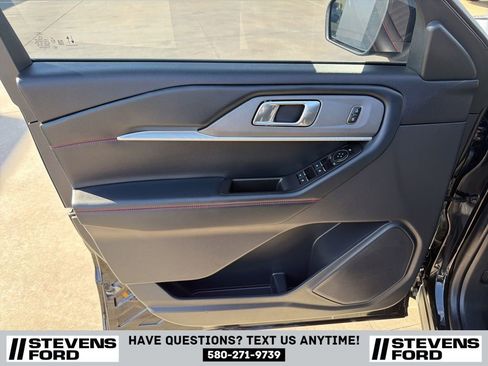 Used 2025 Ford Explorer ST-Line image 18