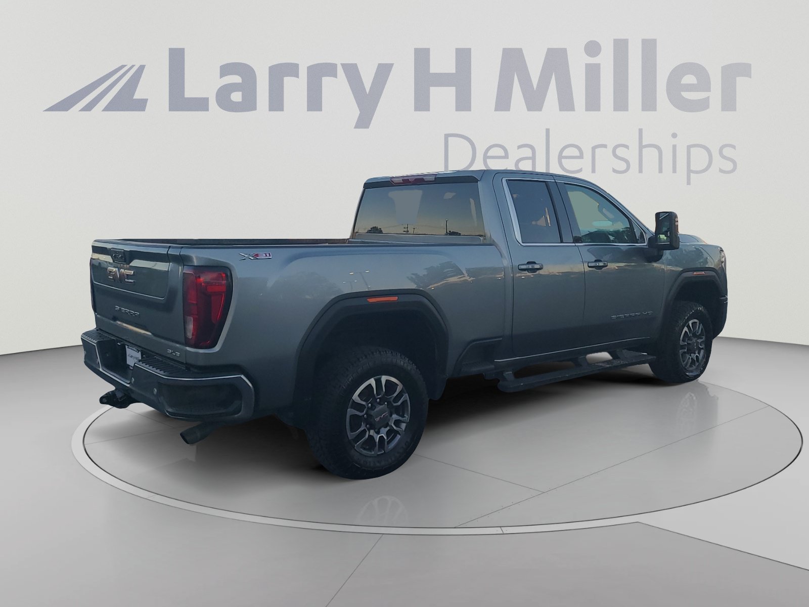 Used 2024 GMC Sierra 2500 SLE AWD/4WD image 5