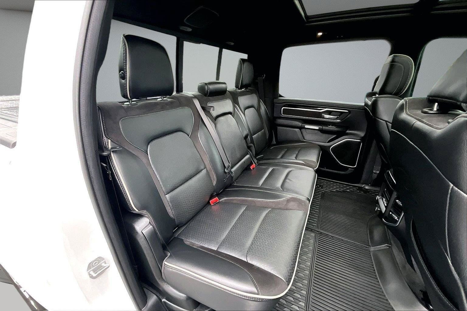 Used 2020 RAM 1500 Laramie w/ Sport Appearance Package AWD/4WD image 27