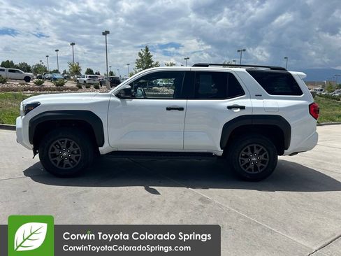 Used 2025 Toyota 4Runner SR5 AWD/4WD image 4